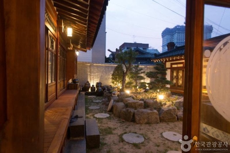 Hanok 1957 [Korea Quality] / 한옥1957 [한국관광 품질인증] (2/7)