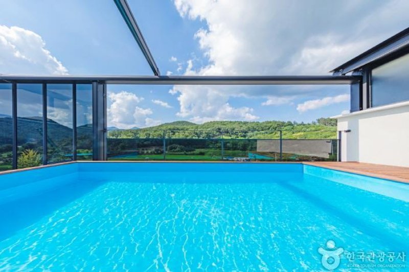 Cheongdo Good Spa Kids Pool Villa [Korea Quality] / 청도굿스파키즈풀빌라 [한국관광 품질인증] (2/9)