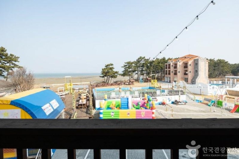 Another Beach [Korea Quality] / 어나더비치 [한국관광 품질인증] (2/22)