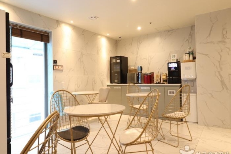 Gray Hotel 193 [Korea Quality] / 그레이193호텔 [한국관광 품질인증] (4/6)