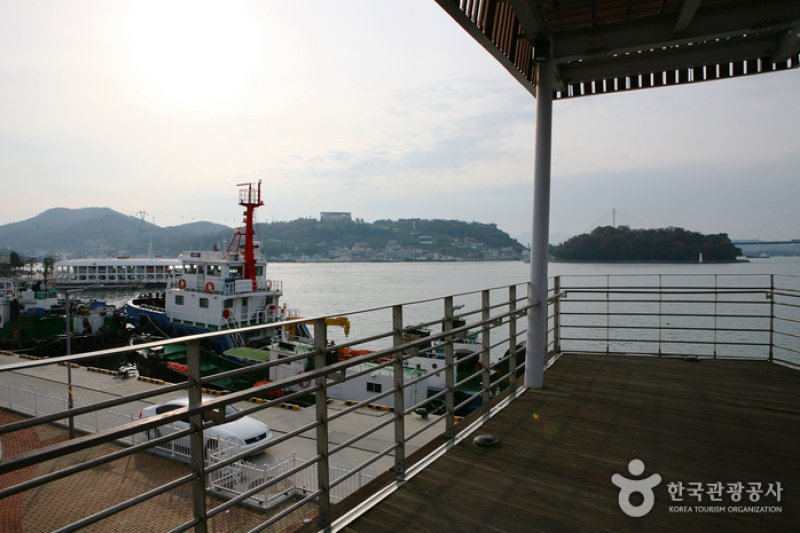 Yi Sunsin Plaza (이순신광장) (2/5)