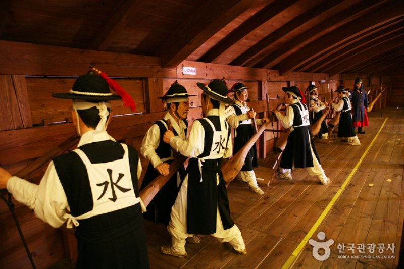 Yi Sunsin Plaza (이순신광장) (5/5)