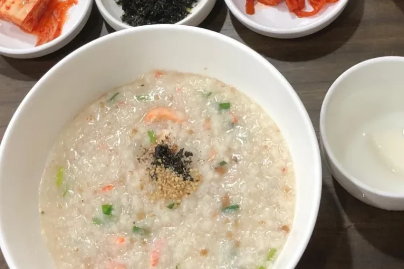 Dami Porridge(Damijuk) - Popular restaurant specializing in porridge in Myeong-dong with many repeat tourists (8/12)