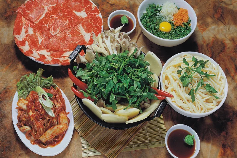 Deungchon Shabu Kalguksu Myeongdong Branch - Experience the Ultimate Culinary Delights in Myeongdong! (1/19)