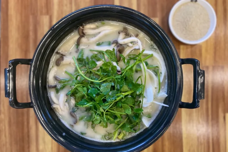 Deungchon Shabu Kalguksu Myeongdong Branch - Experience the Ultimate Culinary Delights in Myeongdong! (9/19)