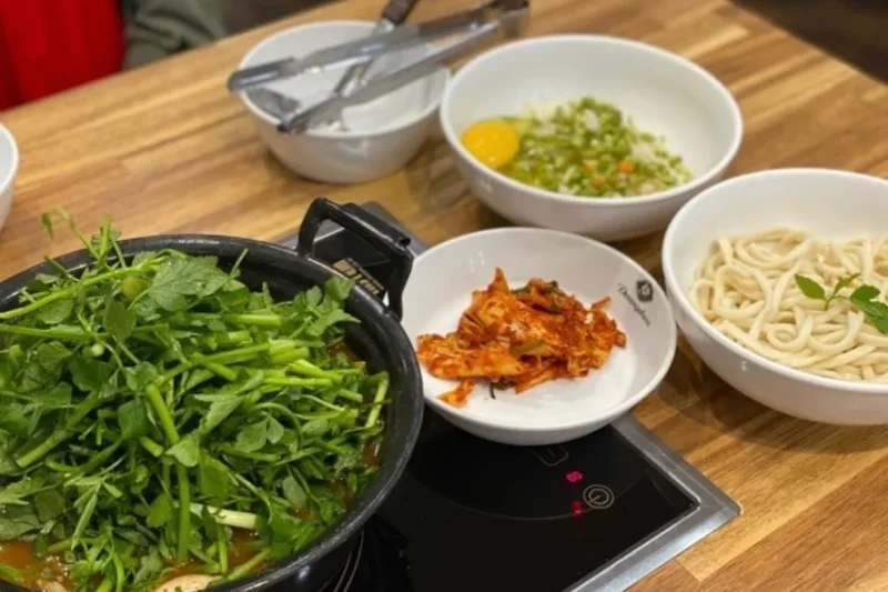 Deungchon Shabu Kalguksu Myeongdong Branch - Experience the Ultimate Culinary Delights in Myeongdong! (15/19)