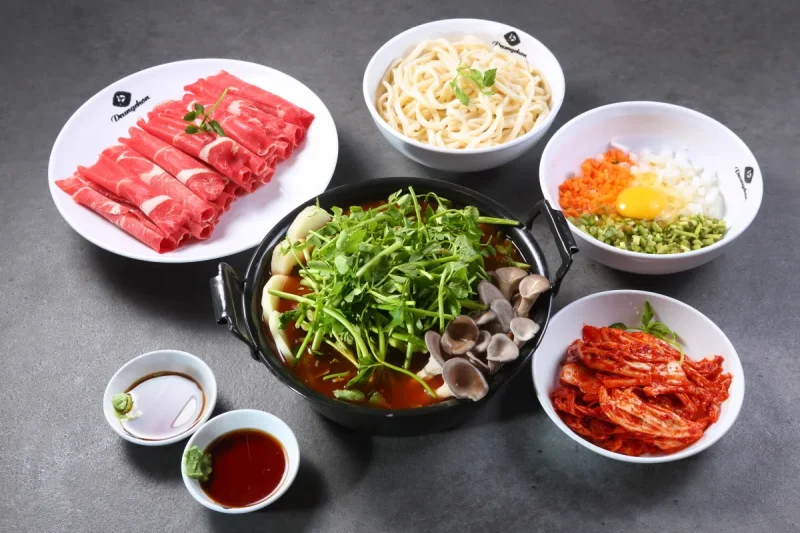 Deungchon Shabu Kalguksu Myeongdong Branch - Experience the Ultimate Culinary Delights in Myeongdong! (17/19)