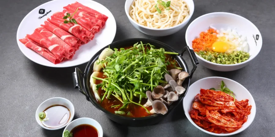 Deungchon Shabu Kalguksu Myeongdong Branch