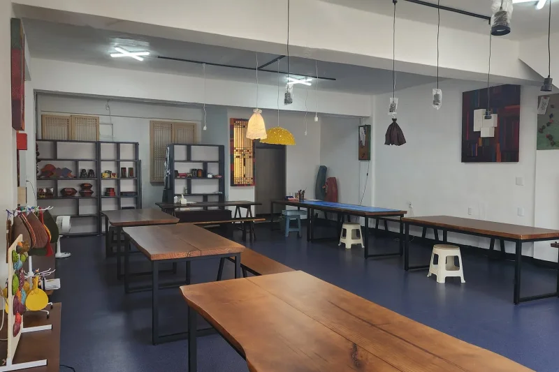 Incheon HANJISAENGGAK LeeDak Hanji Art Gallery &amp; Cafe (20/27)