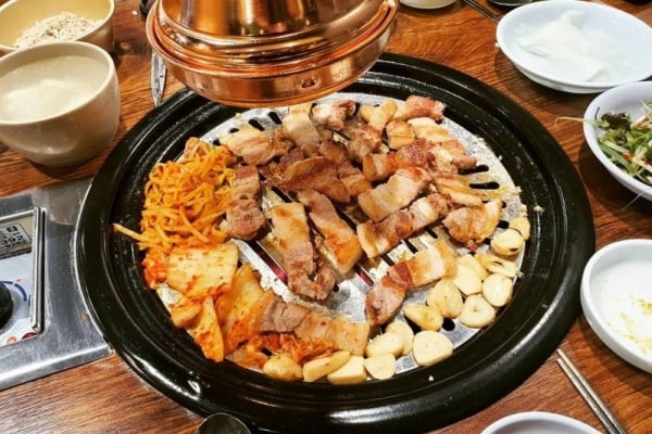 Explore the Favorite Dine-Out Spots of Hallyu Stars: Episode 1 - Ssangdaepo Sogeumgui