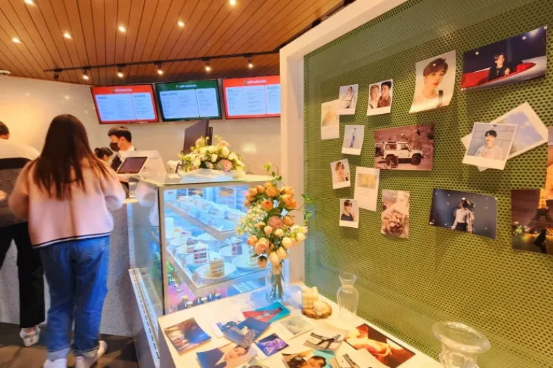 cafe Lucky Ducky Myeong-dong Branch (8/13)