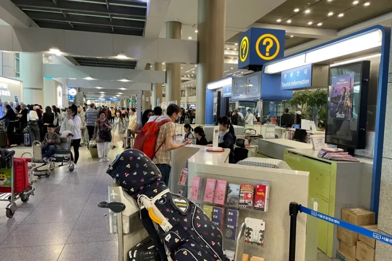 Incheon Int'l Airport Tourist Information Center (Terminal 1, West) (6/7)