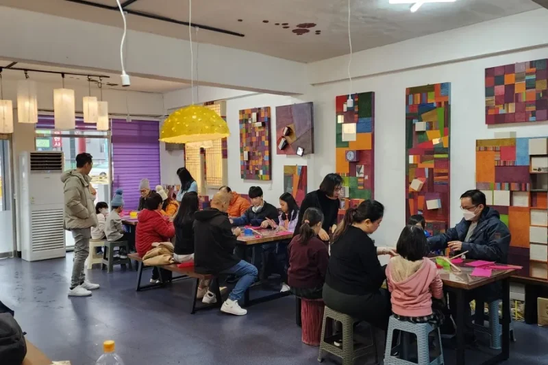 HANJISAENGGAK LeeDak Hanji Art Gallery - Incheon Sangsang Platform Branch (25/37)