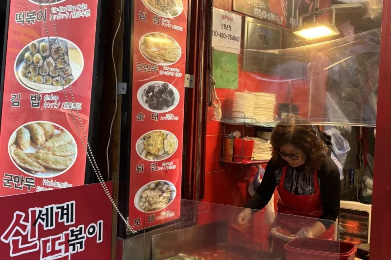 Shinsegae Tteokbokki Myeongdong Main Branch (2/3)