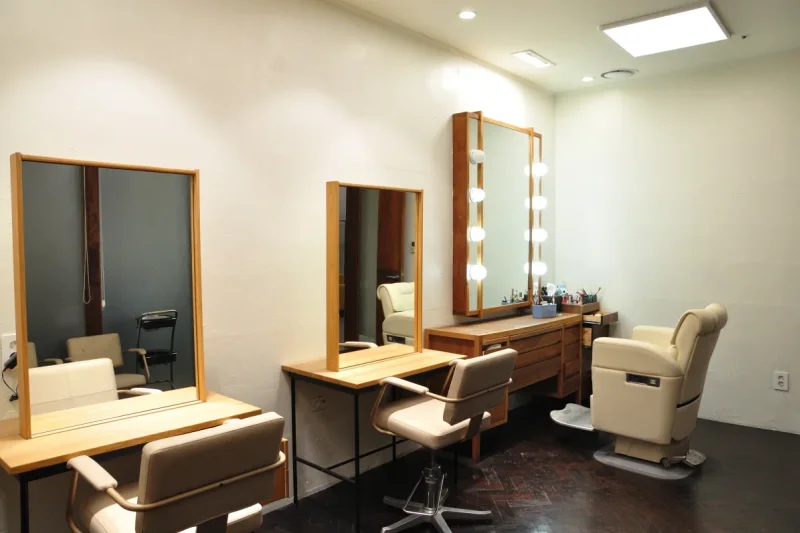 CARADI Seoul Hair Salon - Gangnam Head Spa (scalp treatment) &amp; Make-up and Hair Styling &amp; Personal Color Analysis (40/70)