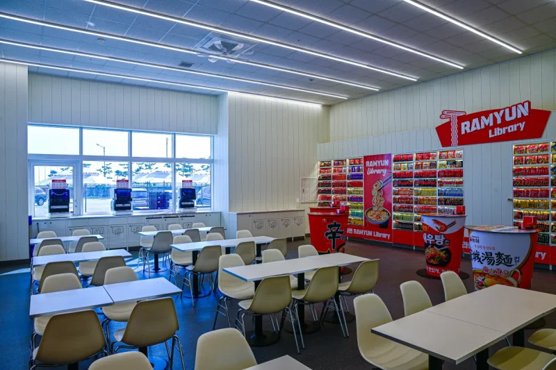 CU Wangsan Marina Branch - Ramyun Library (7/16)
