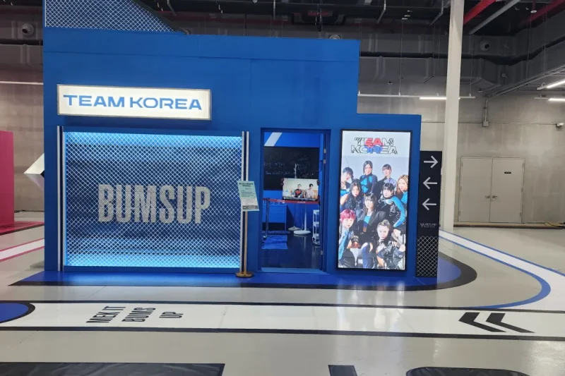 World of Street Woman Fighter 2025 - Photo Zone<Incheon Sangsang Platform> (5/64)