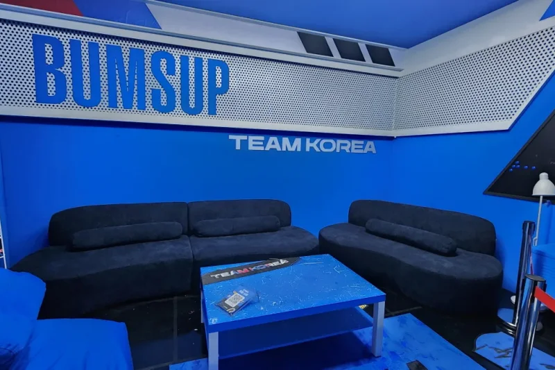World of Street Woman Fighter 2025 - Photo Zone<Incheon Sangsang Platform> (7/64)