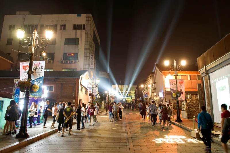 Incheon Airport to Seoul Shuttle Bus Tour including Lotte World, Seoul Sky, and 1883 Incheon Global Stamp Tour (11/24)