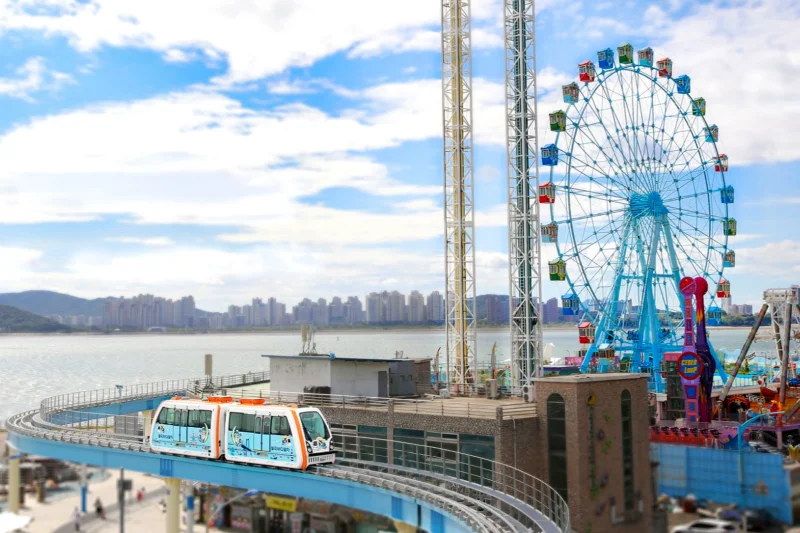 Incheon Airport to Seoul Shuttle Bus Tour including Lotte World, Seoul Sky, and 1883 Incheon Global Stamp Tour (12/24)