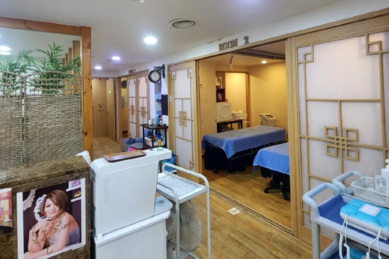Seoul MIZO Massage Rooftop Spa in Myeongdong <Full Body - Foot - Facial> (1/38)