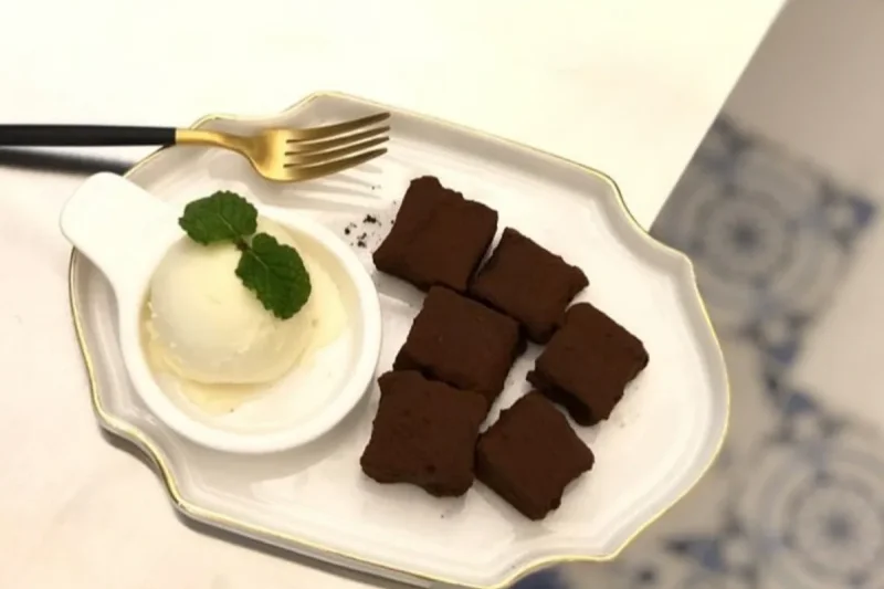 Celebre Cafe (1/40)