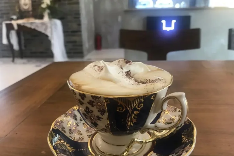 Celebre Cafe (13/40)