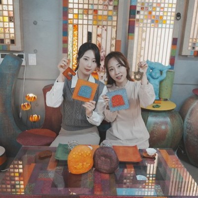 HANJISAENGGAK LeeDak Hanji Art Gallery - Incheon Sangsang Platform Branch