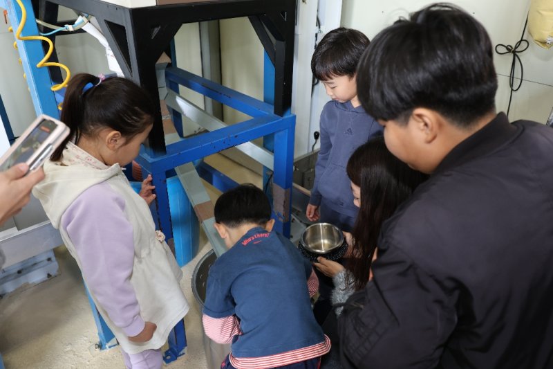 Rangine Ieum Rice Mill (13/19)