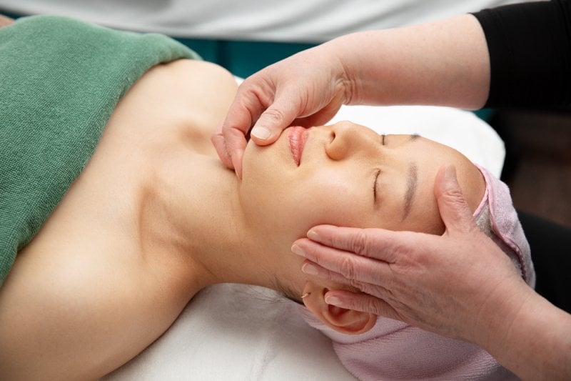 Myeongdong Dream Esthe Body Massage &amp; K-Beauty Facial in Seoul (12/19)